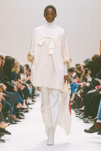 Look 3